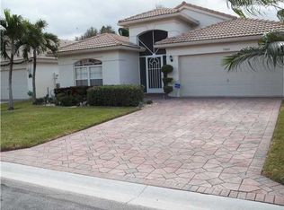 5802 Royal Club Dr, Boynton Beach, FL 33437