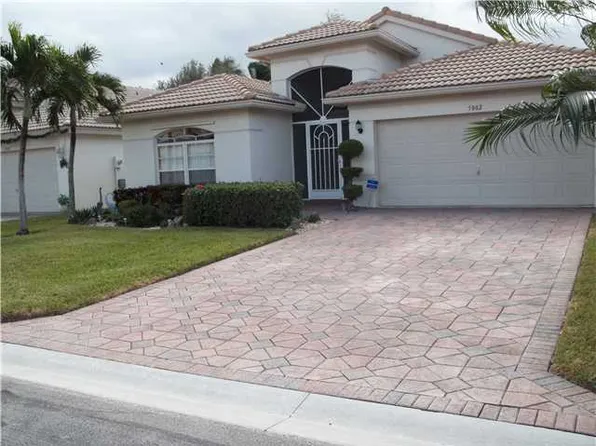 5802 Royal Club Dr, Boynton Beach, FL 33437
