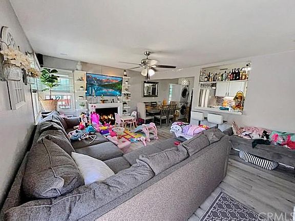 4th image of 1451 W 99th St