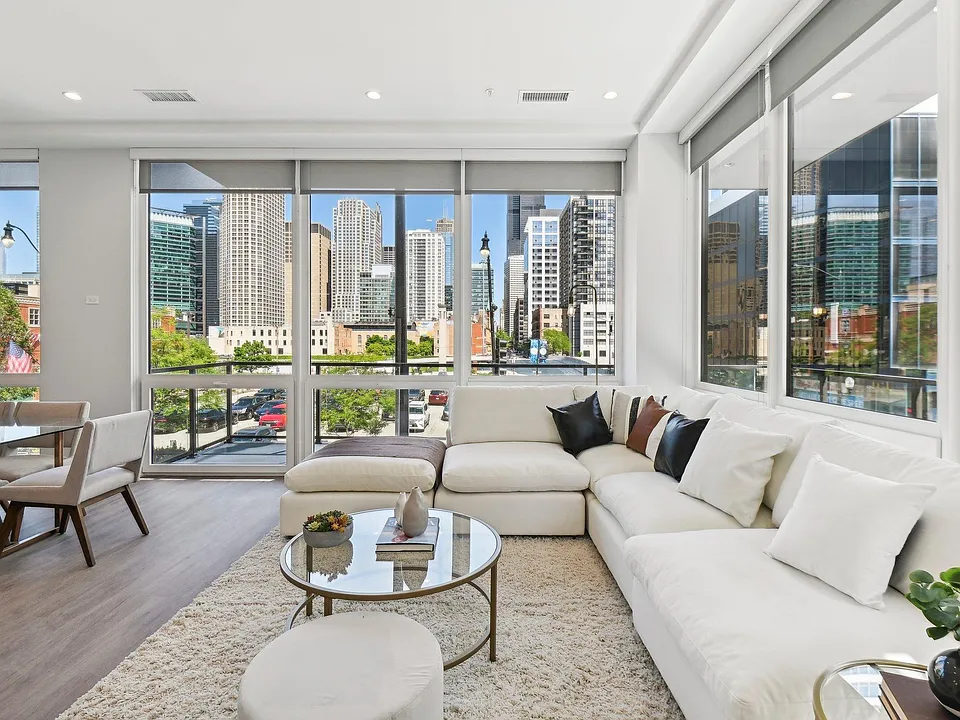 Luxe Suites Chicago Luxury Apartments