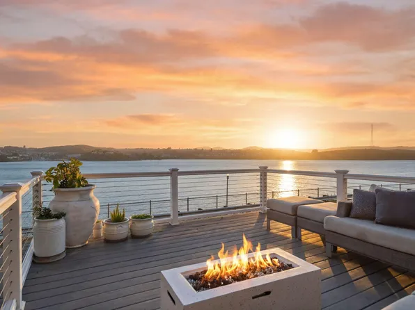 423 Loring Ave, Crockett, CA 94525