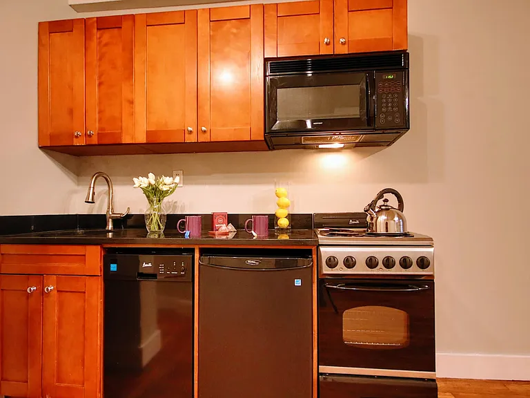 11 Waverly Pl #6N — Photo 6