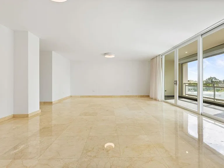 20 Carrian Court #401 — Photo 2