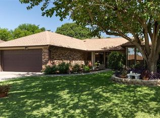 6729 Ridgetop Rd, North Richland Hills, TX 76182