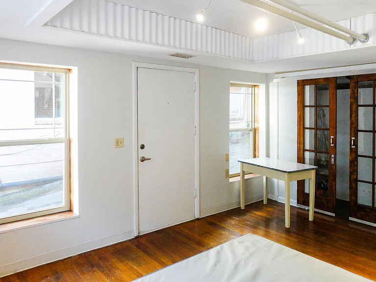 926 Greenwood Ave NE #9 — Photo 4