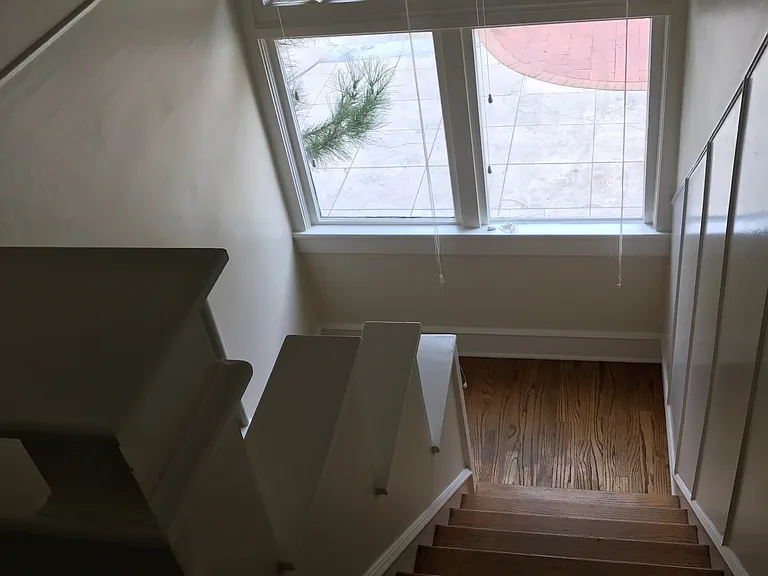 914 S Los Robles Ave — Photo 5