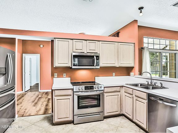 3rd image of 1509 Highland Forest Dr