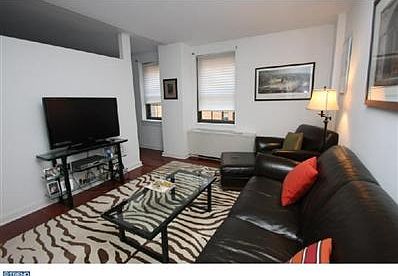 3rd image of 219-29 S 18th St #1222