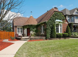 9145 S Pleasant Ave, Chicago, IL 60643