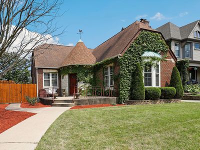9145 S Pleasant Ave, Chicago, IL, 60643