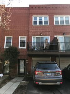 1827 W Oakdale Ave, Chicago, IL, 60657