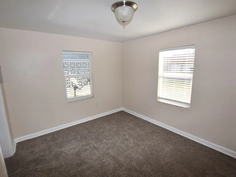 317 E Barnes Ave — Photo 28