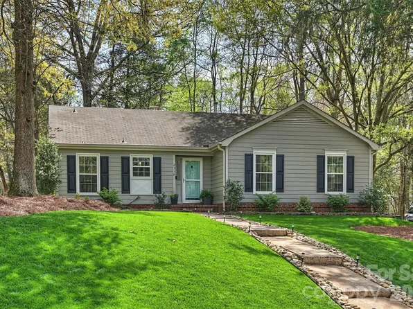 2310 Oldenburg Dr, Charlotte, NC 28210