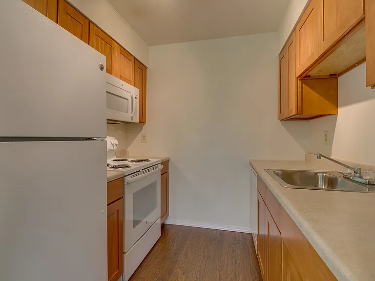 12424 NE 145th St #C25 — Photo 8
