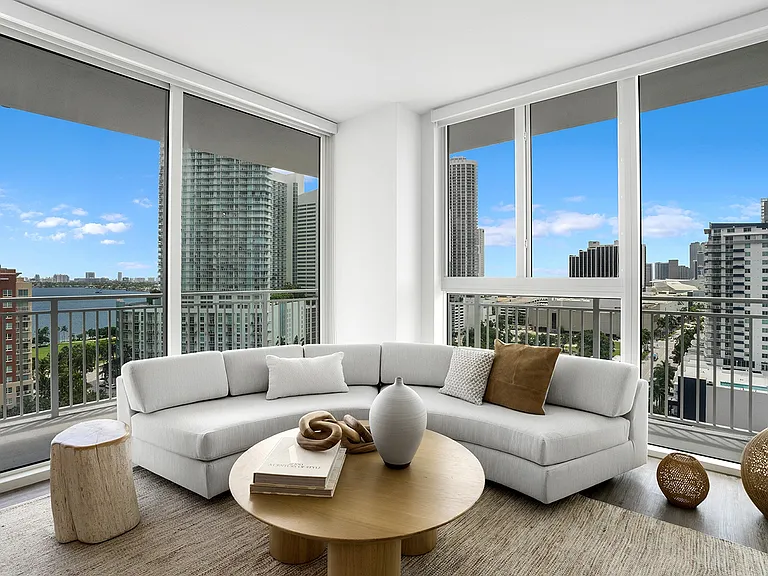 2000 Biscayne — Photo 10