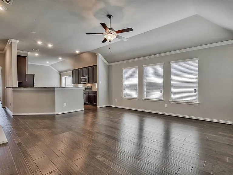 426 George Dr — Photo 9
