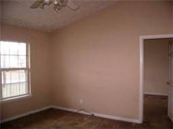 3rd image of 297 Sanders Dr