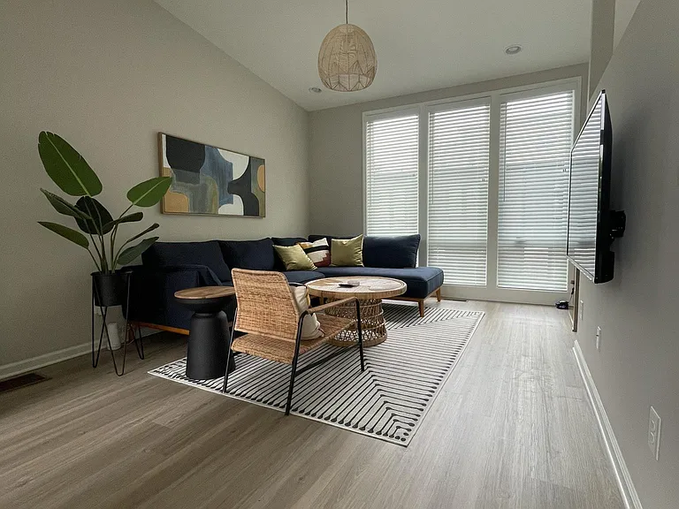 439 Parkway Dr NE — Photo 6