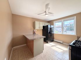 2 Obrien Ct, Bayonne, NJ