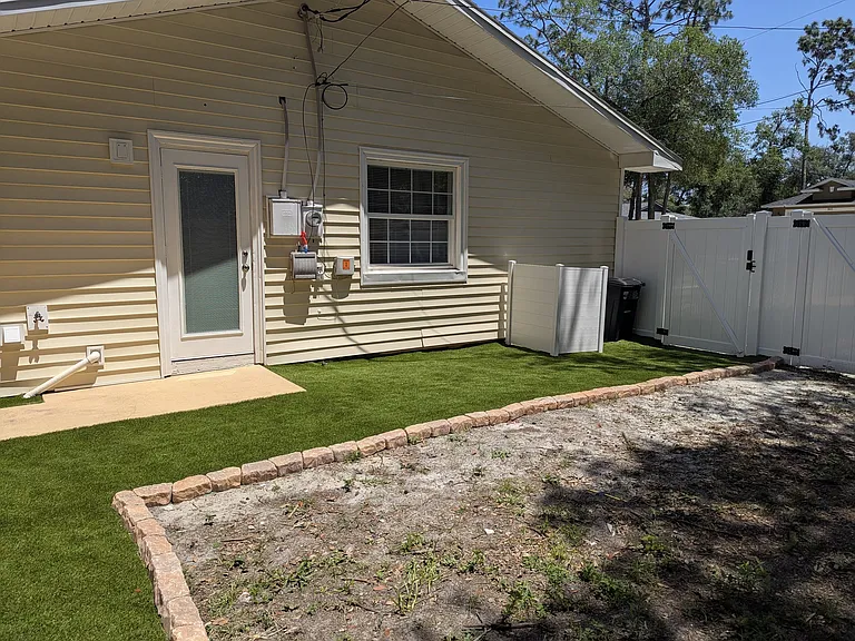 870 Francis St #1 — Photo 12