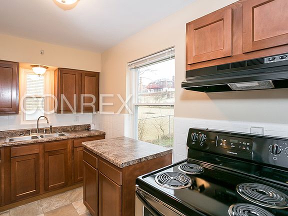 4th image of 2916 Veazey Ave
