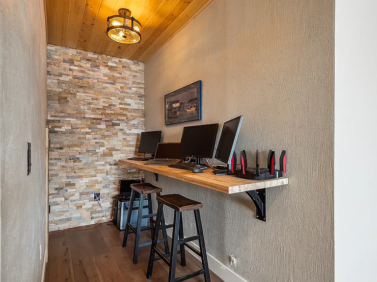 11921 N Shoreline Dr — Photo 29