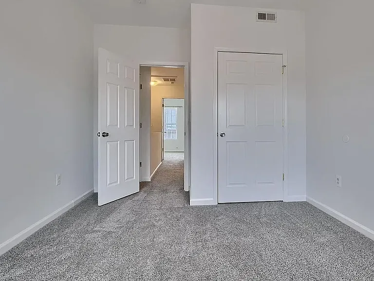 104 N Rose St — Photo 10