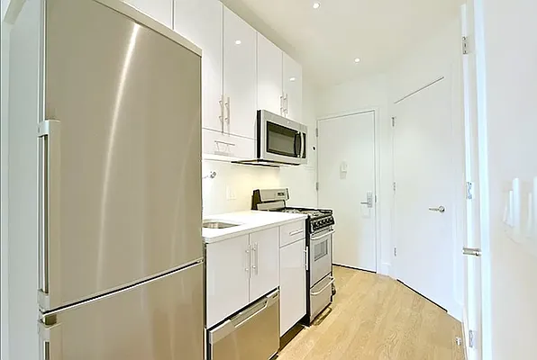 Rented by REAL New York | media 2