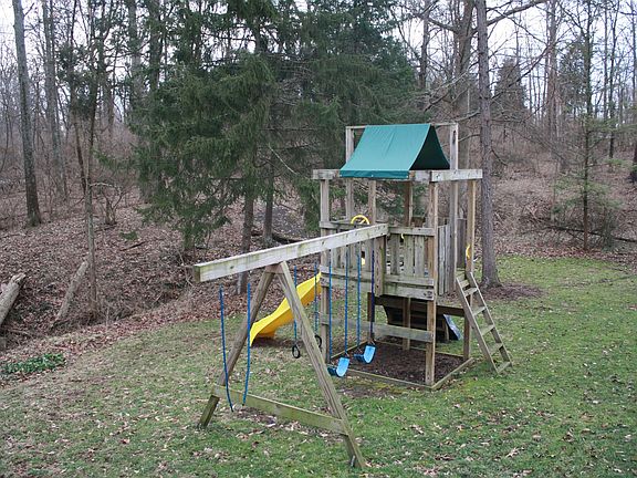 4th image of 104 Peabody Dr