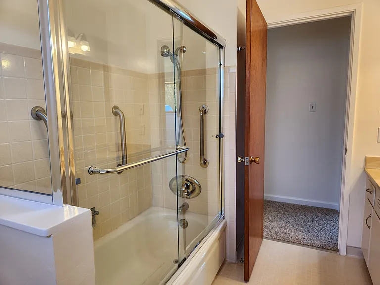2220 Sartori Dr — Photo 17