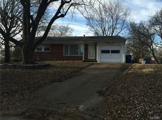 22 Tamma Ln, Hazelwood, MO