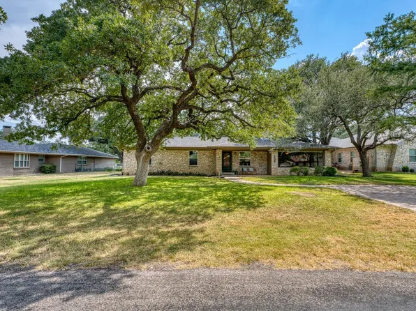 109 Flamingo Circle, Highland Haven, TX 78654