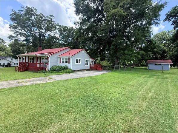 16 Garrett Ave, Bremen, GA 30110