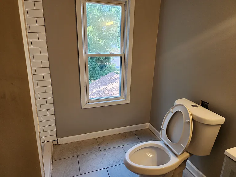 2550 Madison St NE — Photo 27