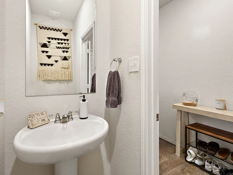 20523 Lorena Xing — Photo 21