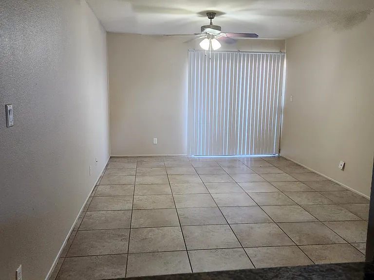 835 N Granite Reef Rd #18 — Photo 5