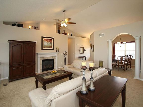 5th image of 105 Oak Hill Dr