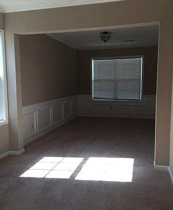 4th image of 160 Matlen Dr
