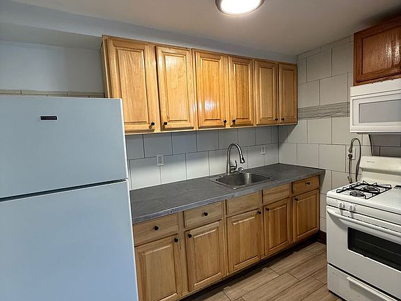 2nd image of 12 Farrington St APT 1