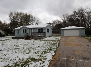 5113 Patton Dr, Wonder Lake, IL 60097