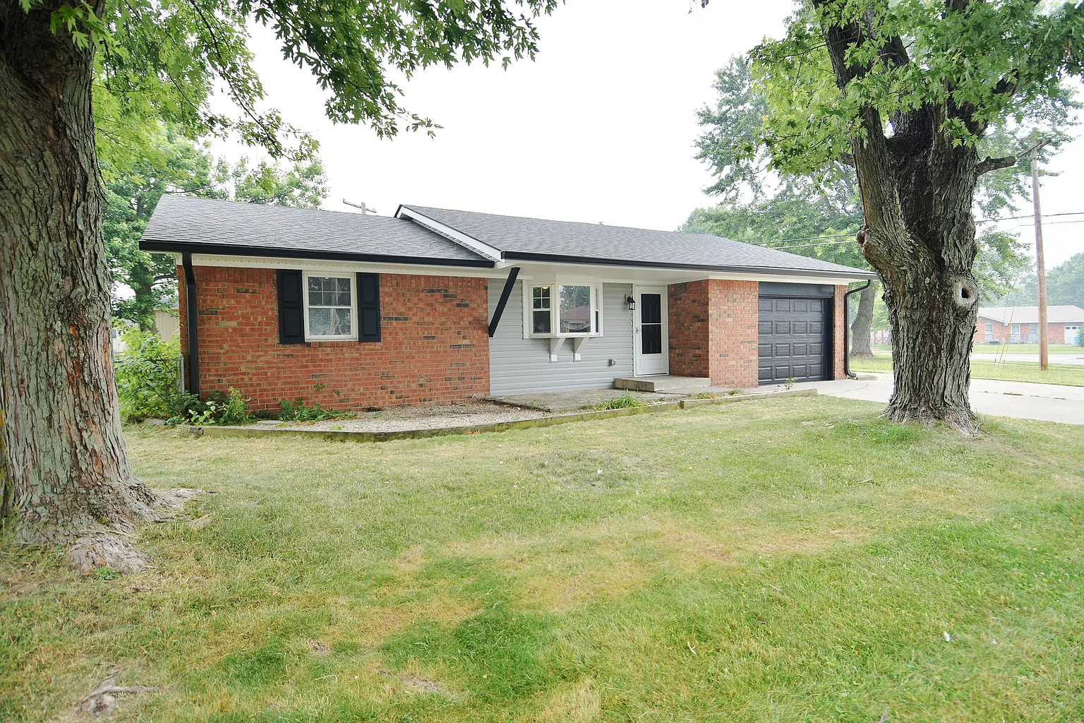150 Forum Dr photo 1