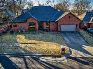 4712 Fountain Gate Dr, Norman, OK 73072