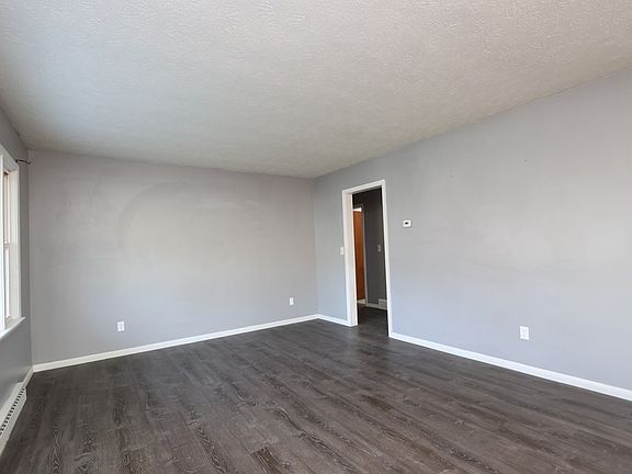 3rd image of 360 N Columbus St