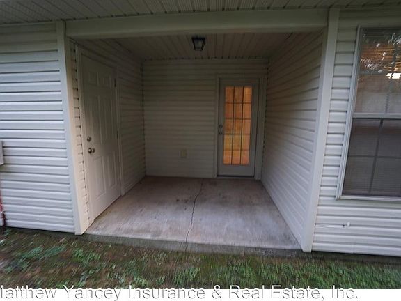 2nd image of 418 Crestview Dr #B
