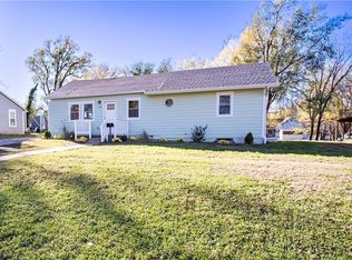 314 S Sycamore St E, Ottawa, KS 66067