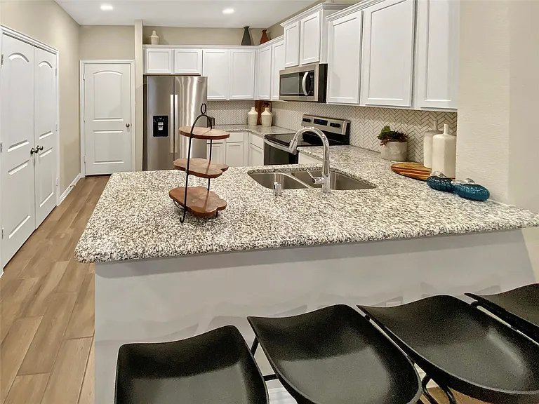 11922 Amber Oak Way — Photo 12
