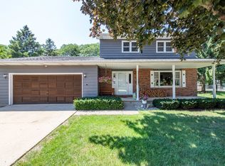 512 Cavin Ave, Winthrop Harbor, IL 60096