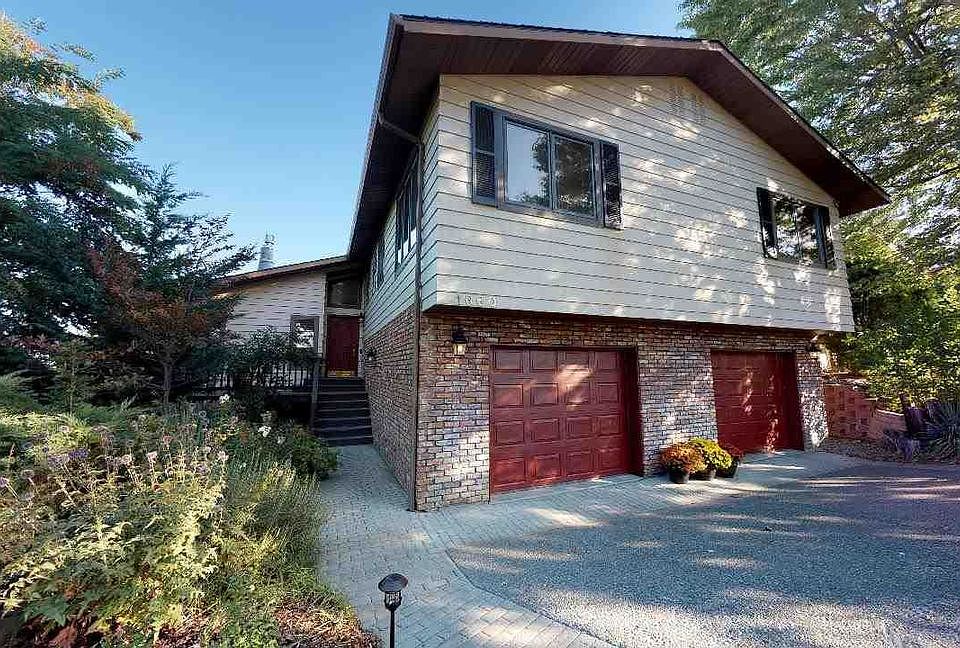 1st image of 1660 NE Upper Dr