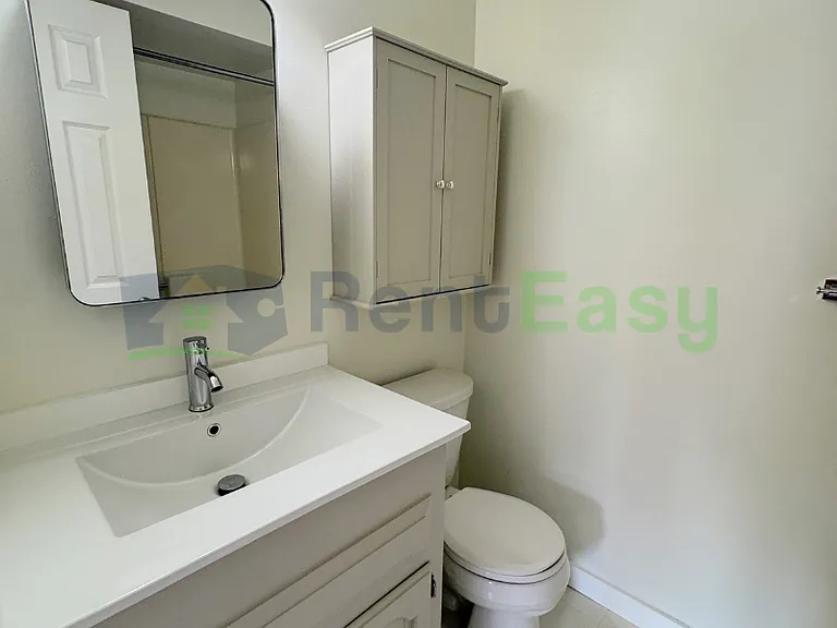 1838 Volvo Pkwy — Photo 19