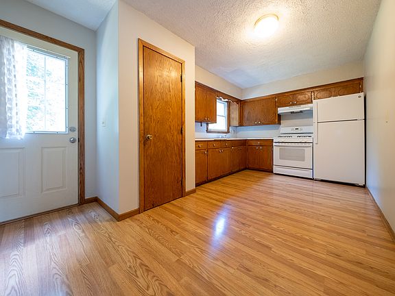 3rd image of 3667 Upper 204th St W Unit 3